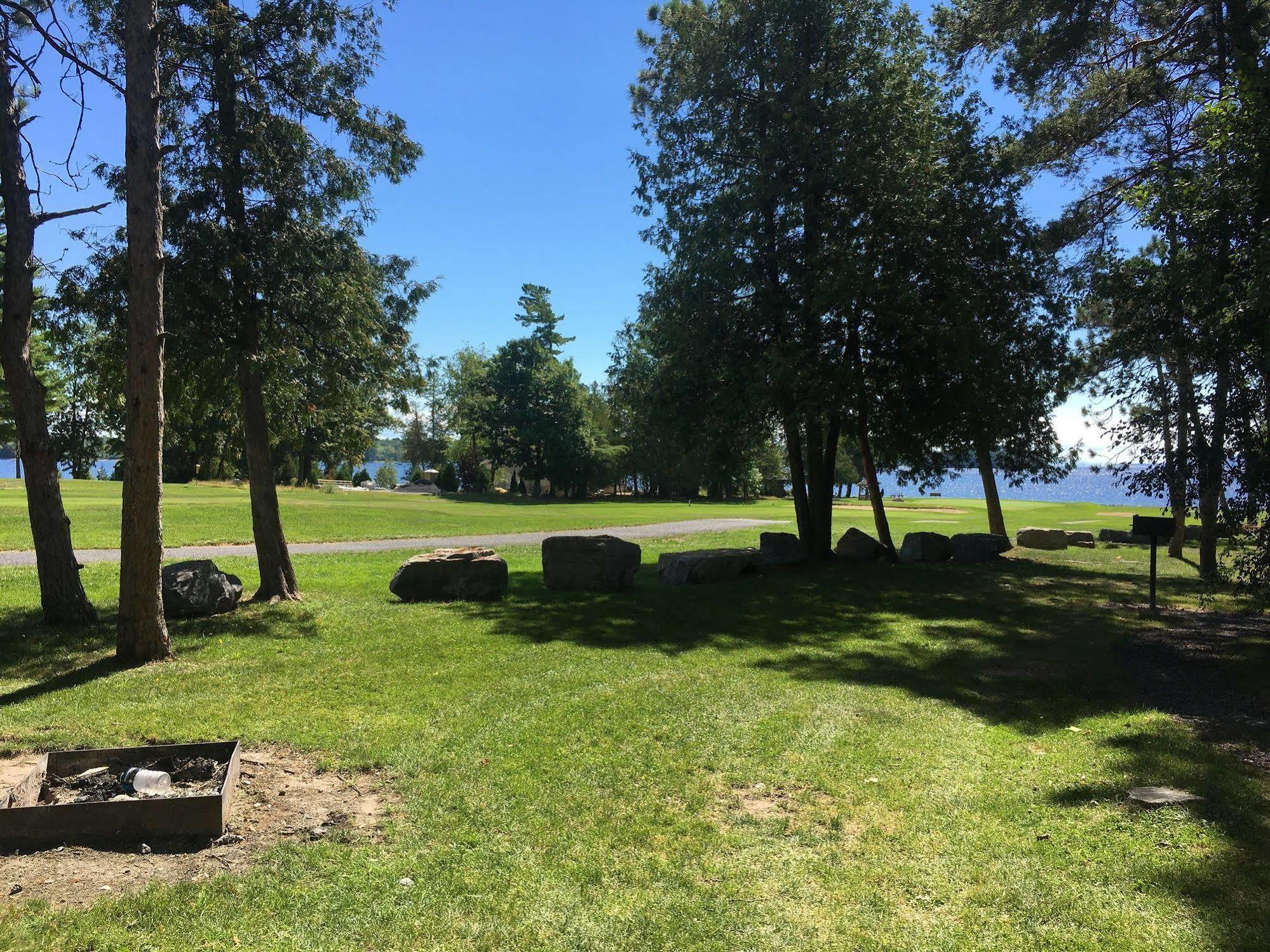 Bluff Point Golf Resort Plattsburgh Exterior photo
